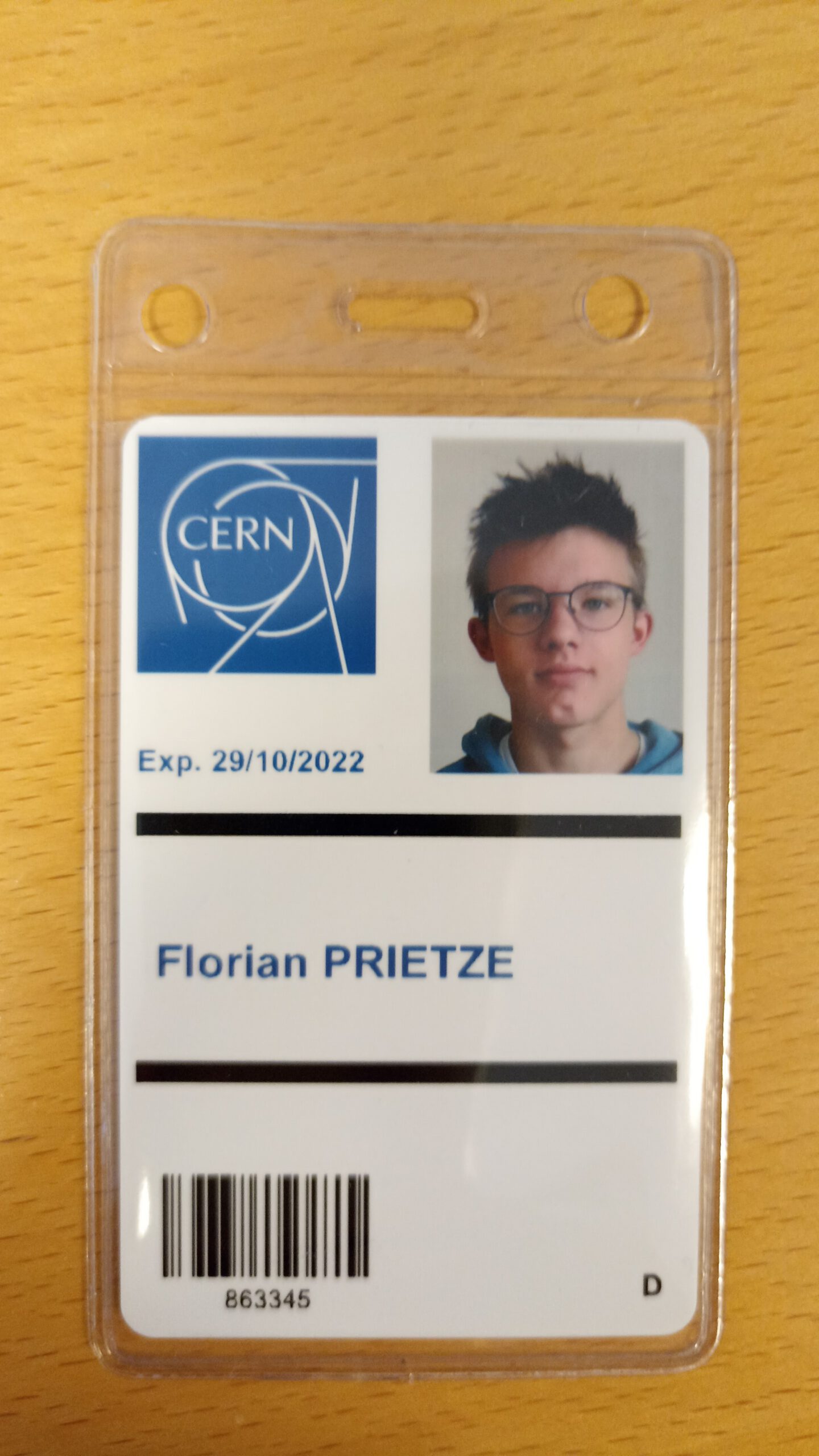 Abb. 1: CERN-ID-Karte